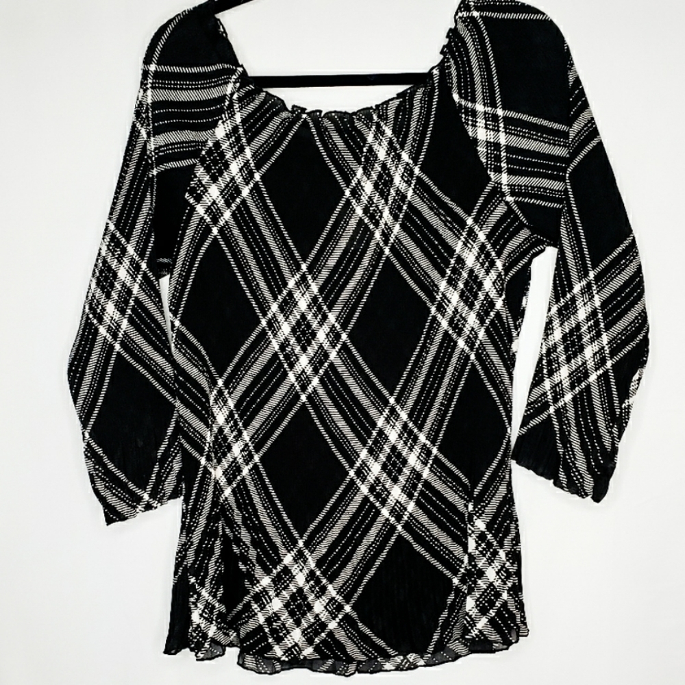 Jennifer Lloyd EUC Cream/Black Plaid Top